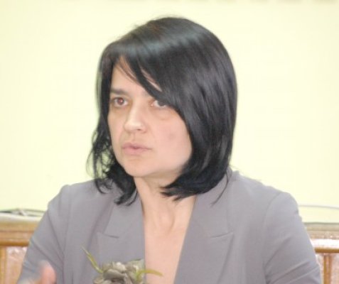Mariana Mircea şi-a lansat candidatura pe şosea, să încurce toată circulaţia